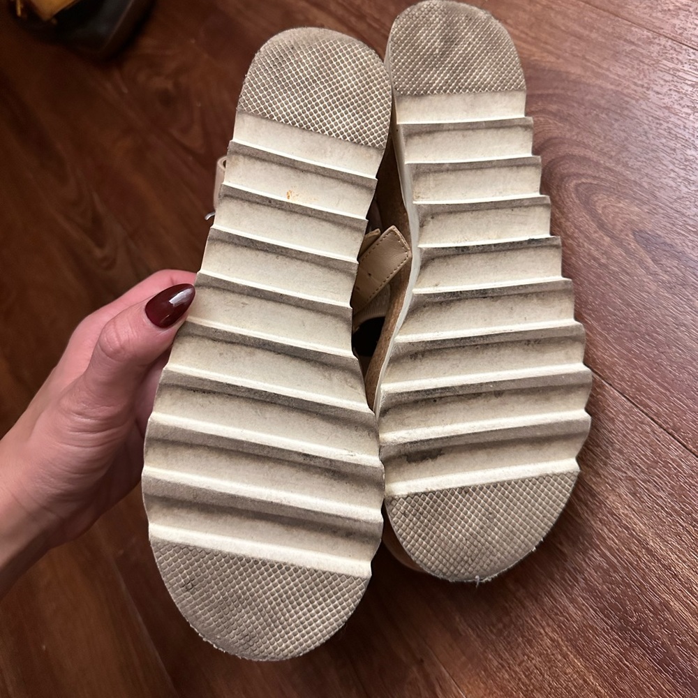 Vintage Steve Madden Tan Beige Leather Zig Zag Platform Sandals in Size 8 - Picture 6 of 8